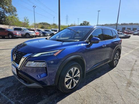 Used 2021 Nissan Rogue SV image 8