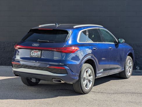 Certified 2025 Audi Q5 Premium w/ Convenience Package AWD/4WD image 6