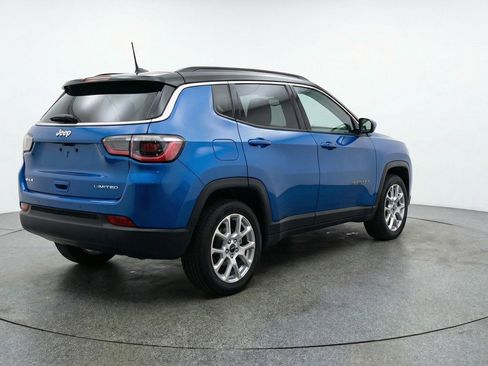 Used 2025 Jeep Compass Limited image 9