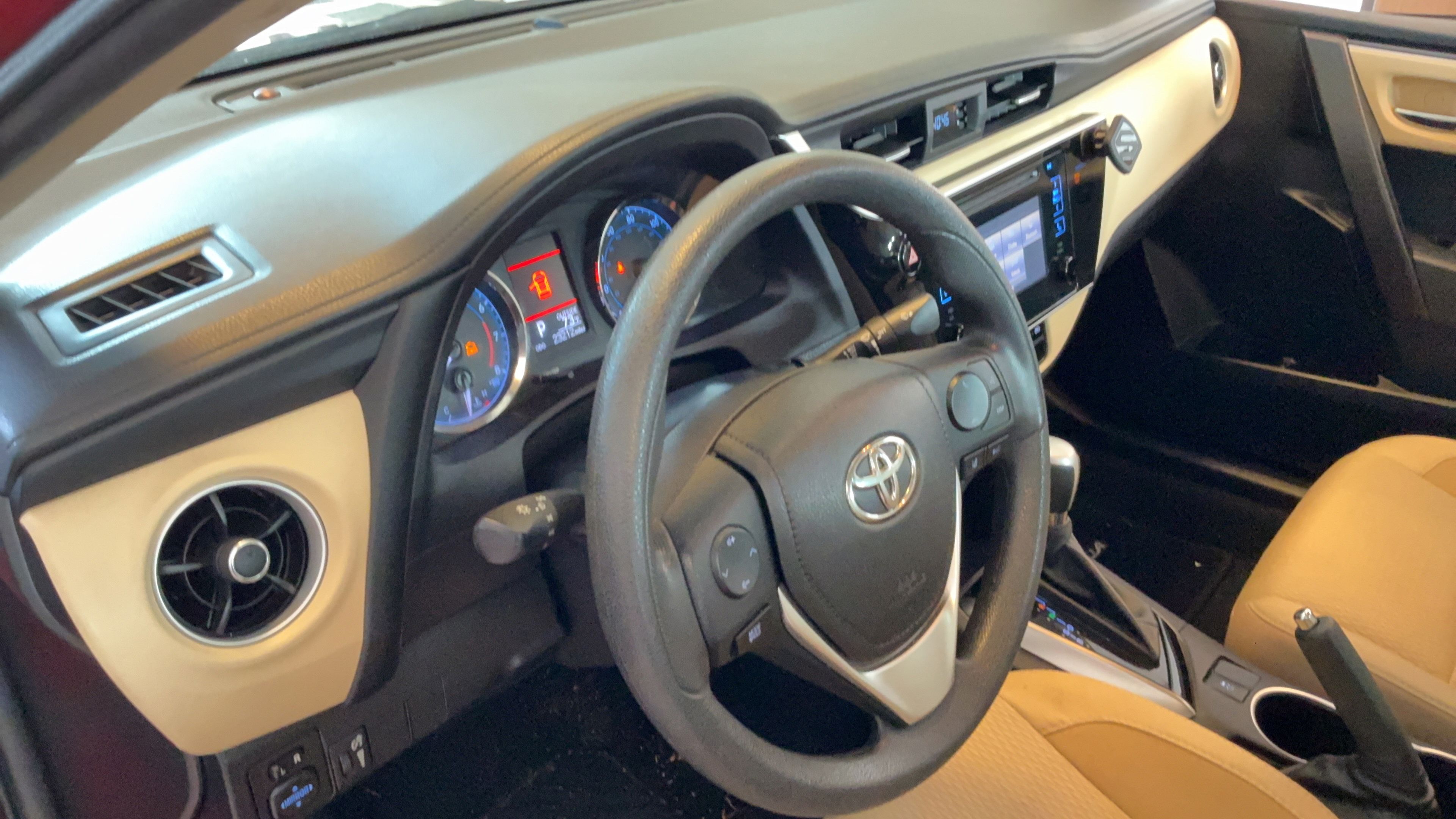 Used 2019 Toyota Corolla LE FWD image 26