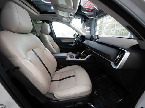 Used 2024 MAZDA CX-90 3.3 Turbo w/ Preferred Package AWD/4WD image 27