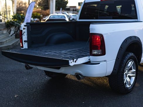 Used 2017 RAM 1500 Sport image 9