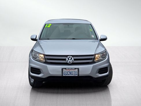 Used 2012 Volkswagen Tiguan LE FWD image 2