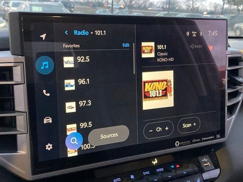 Used 2024 Toyota Tundra Limited image 23