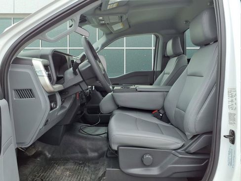 New 2025 Ford F550 4x4 Regular Cab Super Duty image 16