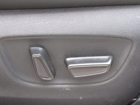 Certified 2021 Toyota Highlander XLE image 23