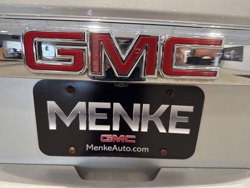 Used 2016 GMC Yukon Denali w/ Open Road Package image 9
