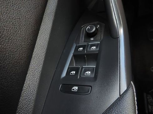Used 2024 Volkswagen Jetta SE FWD image 23