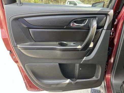 Used 2017 Chevrolet Traverse LT w/ Style and Technology Package FWD image 19