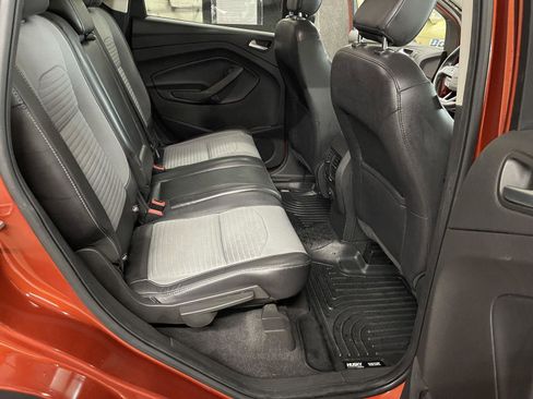 Used 2019 Ford Escape SE image 22