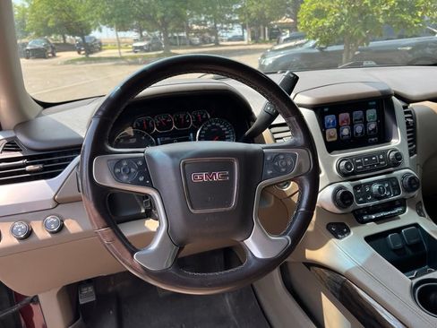 Used 2019 GMC Yukon XL SLT w/ Open Road Package AWD/4WD image 11