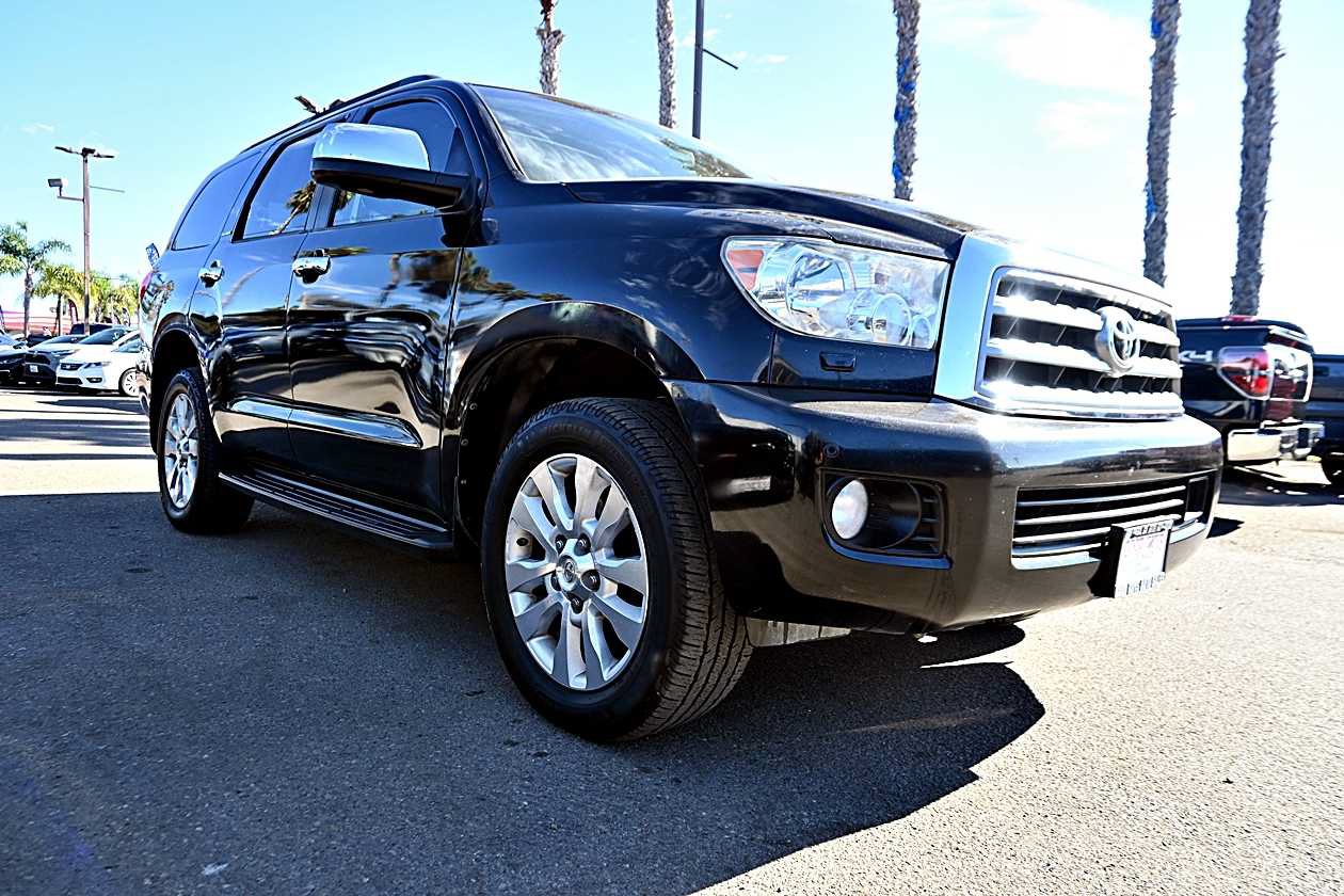 Used 2013 Toyota Sequoia Platinum AWD/4WD image 3