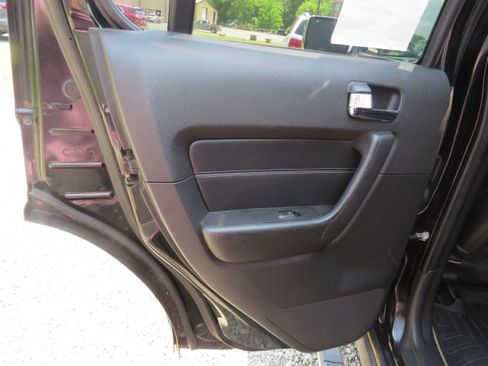 Used 2010 HUMMER H3 Alpha image 10