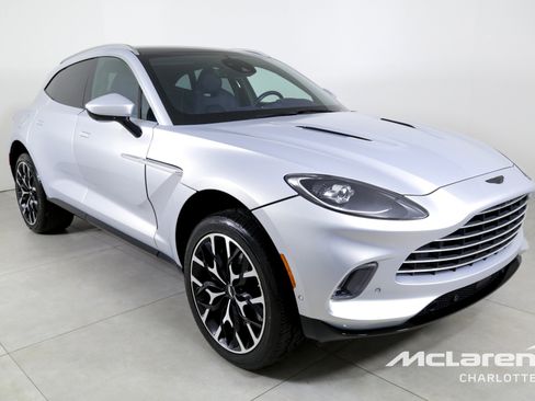 Used 2021 Aston Martin DBX image 3