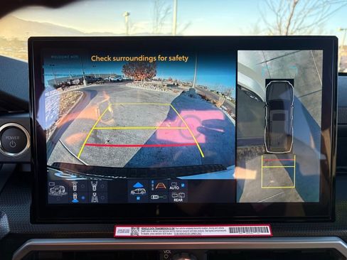 Used 2025 Toyota 4Runner 4WD image 16