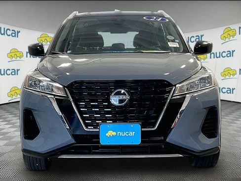 Used 2024 Nissan Kicks SV FWD image 2