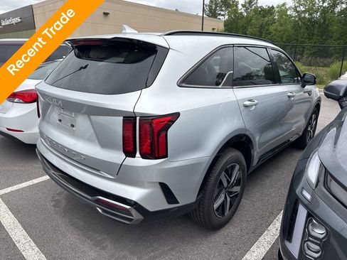 Used 2022 Kia Sorento S FWD image 3