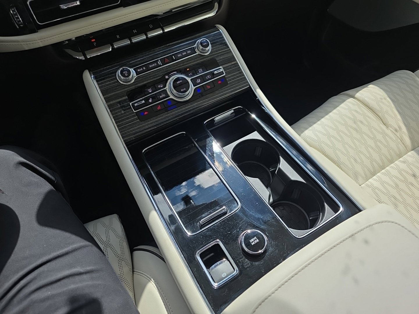 Used 2023 Lincoln Aviator Black Label Grand Touring AWD/4WD image 14