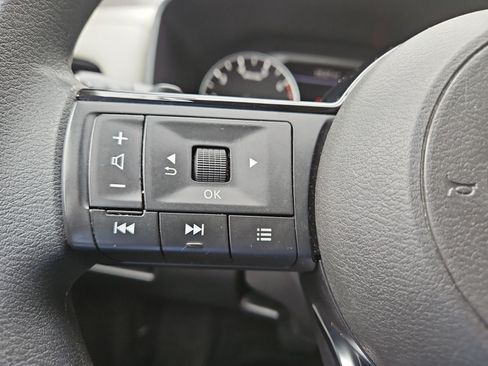 Used 2023 Nissan Rogue SV FWD image 25
