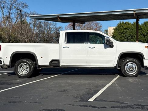 Used 2022 Chevrolet Silverado 3500 High Country image 8
