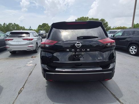 Certified 2024 Nissan Rogue SV FWD image 6