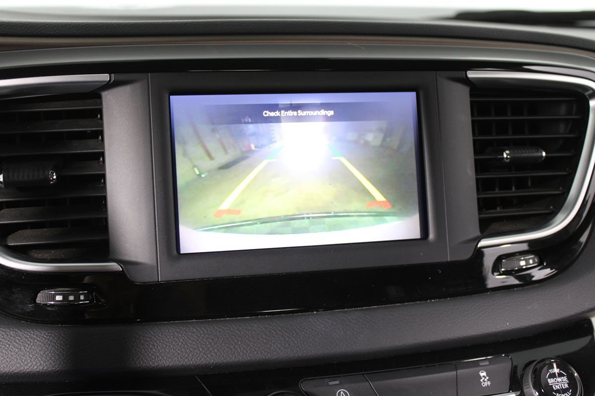 Used 2023 Chrysler Voyager LX FWD image 16