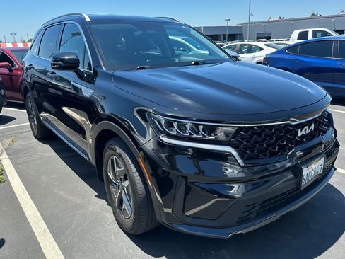 Used 2022 Kia Sorento S FWD image 3