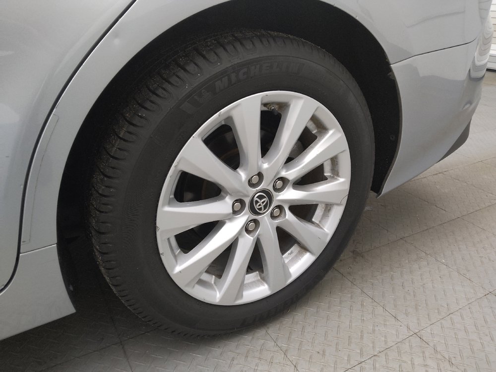 Used 2019 Toyota Camry LE FWD image 31