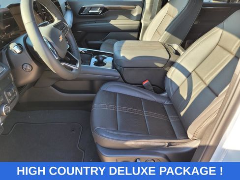 New 2026 Chevrolet Suburban High Country image 17