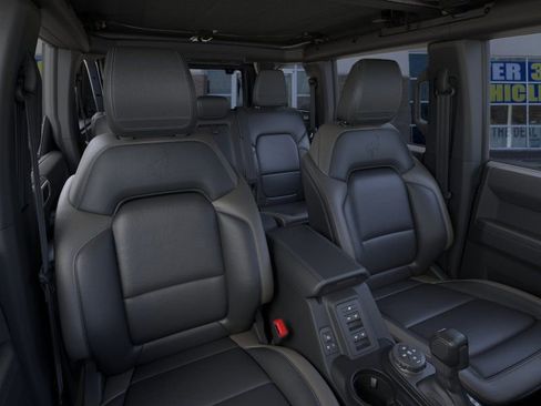 New 2025 Ford Bronco Outer Banks w/ Sasquatch Package AWD/4WD image 10