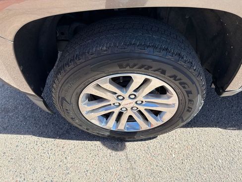 Used 2015 GMC Canyon SLT image 7