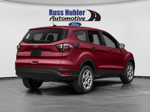 Used 2017 Ford Escape SE w/ Equipment Group 201A FWD image 2
