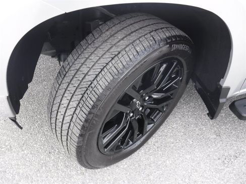 Used 2022 Chevrolet Silverado 1500 LT w/ Z71 Off-Road Package image 26