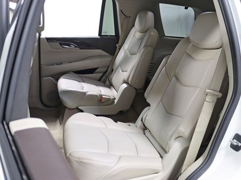 Used 2015 Cadillac Escalade Luxury AWD/4WD image 27