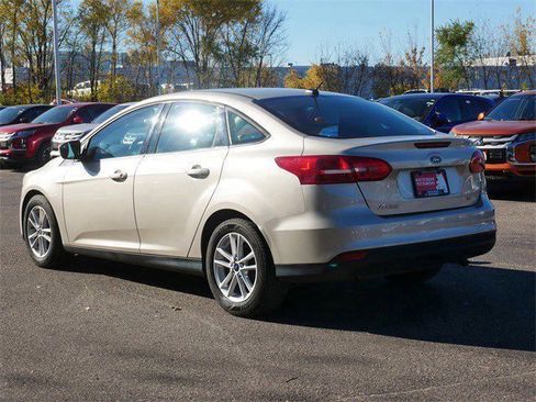 Used 2017 Ford Focus SE image 5
