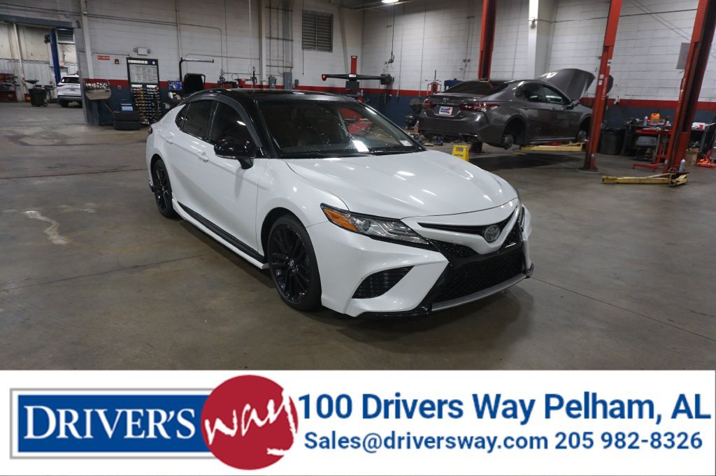 Used 2019 Toyota Camry XSE w/ Navigation Package FWD image 1