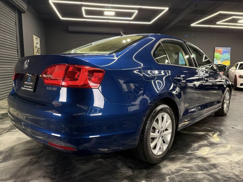 Used 2012 Volkswagen Jetta SE FWD image 5