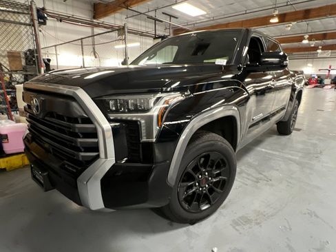 Used 2023 Toyota Tundra Limited AWD/4WD image 2
