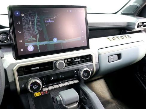 Used 2025 Toyota Tacoma Trailhunter image 16