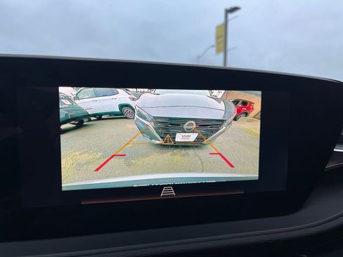 Used 2025 Buick Envista Preferred image 17