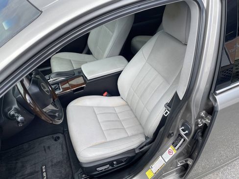 Used 2017 Lexus ES 350 w/ Luxury Package FWD image 16