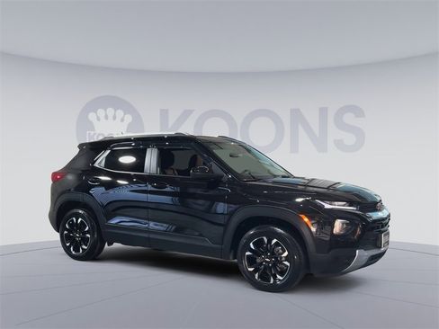 Used 2023 Chevrolet TrailBlazer LT image 2