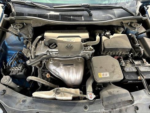 Used 2017 Toyota Camry SE image 10