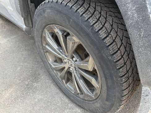 Used 2023 Toyota RAV4 XLE Premium image 10