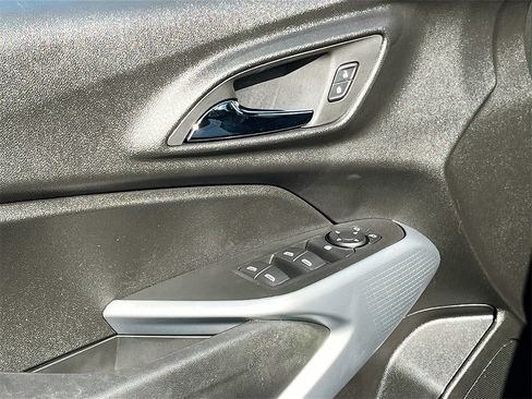 Used 2024 Chevrolet Trax RS w/ Driver Confidence Package image 17