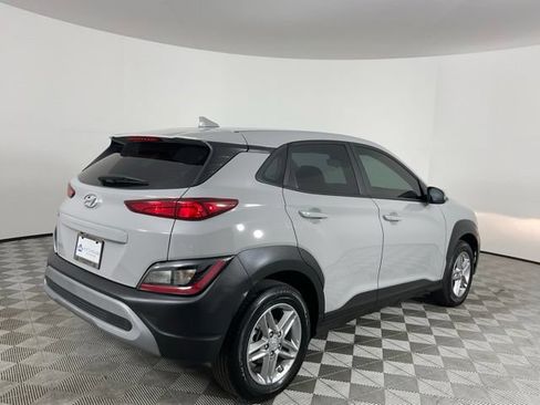 Used 2023 Hyundai Kona SE FWD image 5