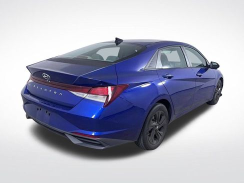 Used 2021 Hyundai Elantra SEL w/ Convenience Package FWD image 3