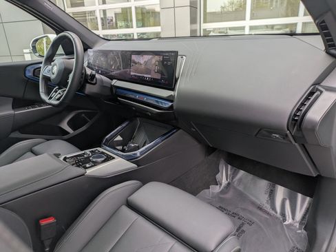 Used 2025 BMW X3 xDrive30i AWD/4WD image 33