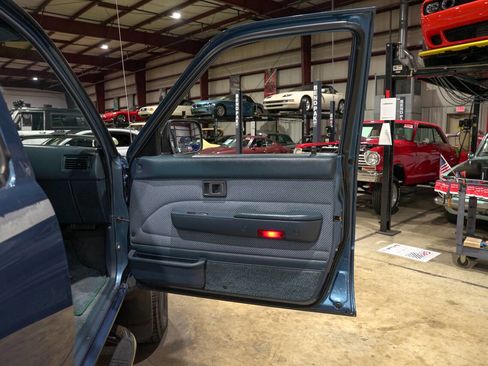 Used 1991 Toyota 4Runner SR5 AWD/4WD image 40