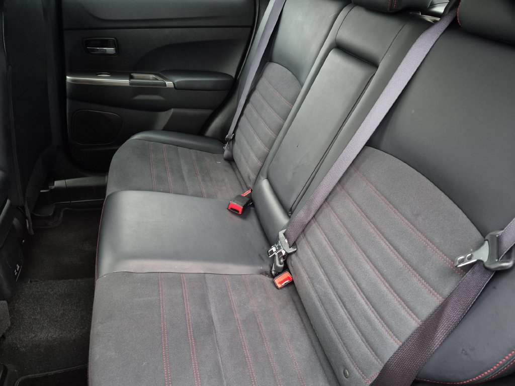 Used 2025 Mitsubishi Outlander Sport SE AWD/4WD image 27